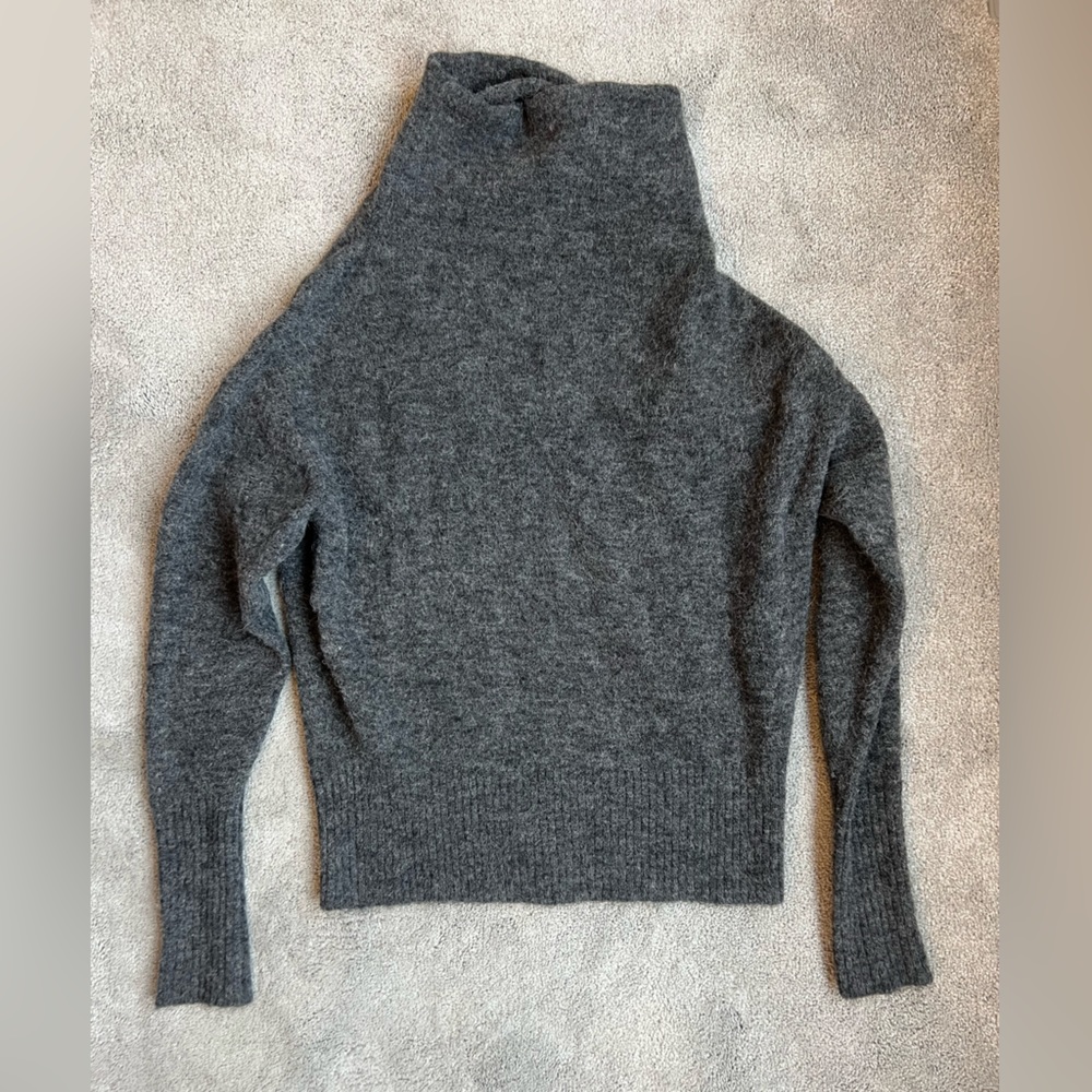 Aritzia Wilfred Free - Hush Knit Turtleneck Chenille turtleneck Sweater - S: XS